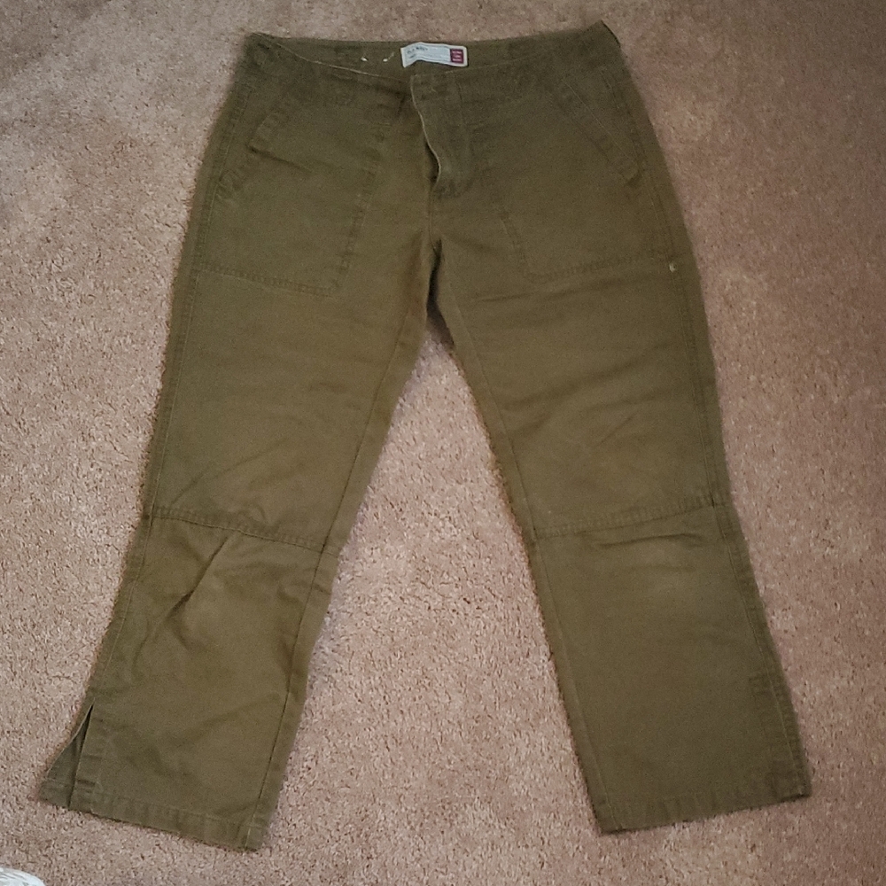 Women's Olive Green Capri Pants